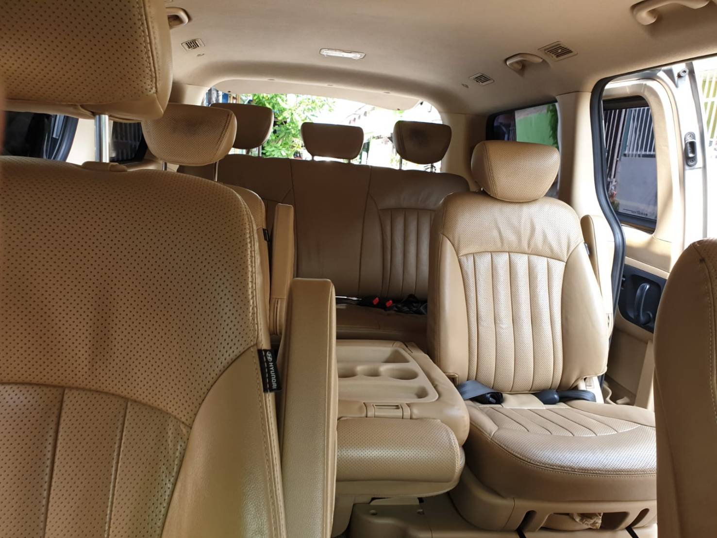 32 - https://boytaxithailand.com | W​elcome to Boy Taxi Thailand. Van rental with Driver service. we are van vip rental transfer on tour in Bangkok ​service.